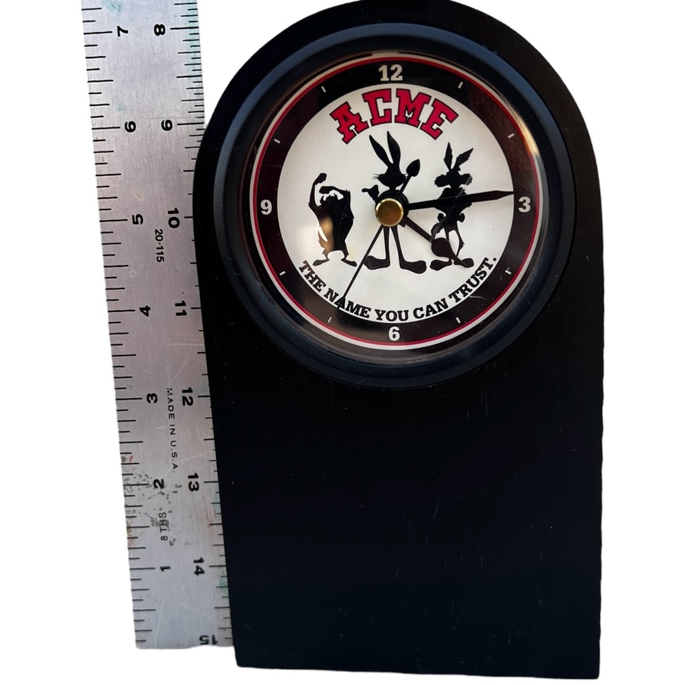 ACME Black Cartoon Silhouette Wall Clock Bugs Bunny Taz Coyote